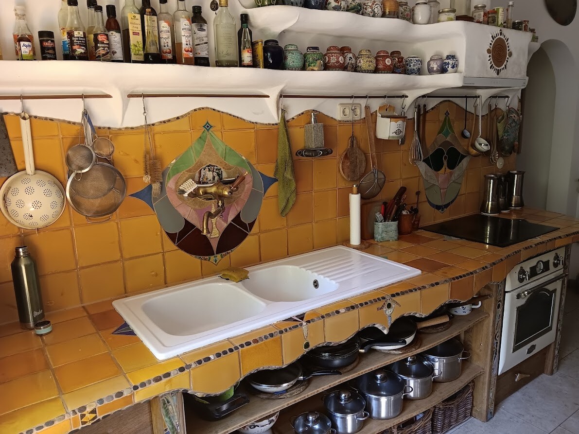 Popular Airbnb listing: Band & Breakfast Ground Floor in Junkersdorf