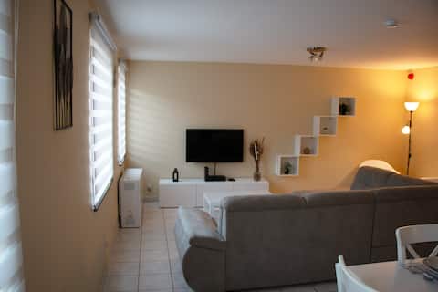 Top performing Airbnb: Stay on the banks of the Meuse with garage (Croisette) in Dinant