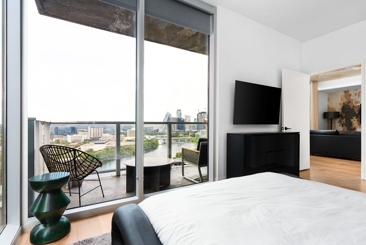 2BD Luxury Condo | Water Views | Pool | Rainey St