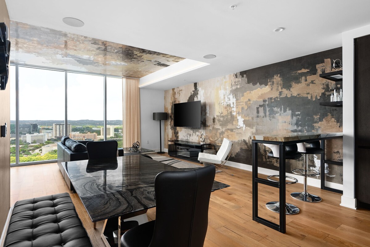 2BD Luxury Condo | Water Views | Pool | Rainey St