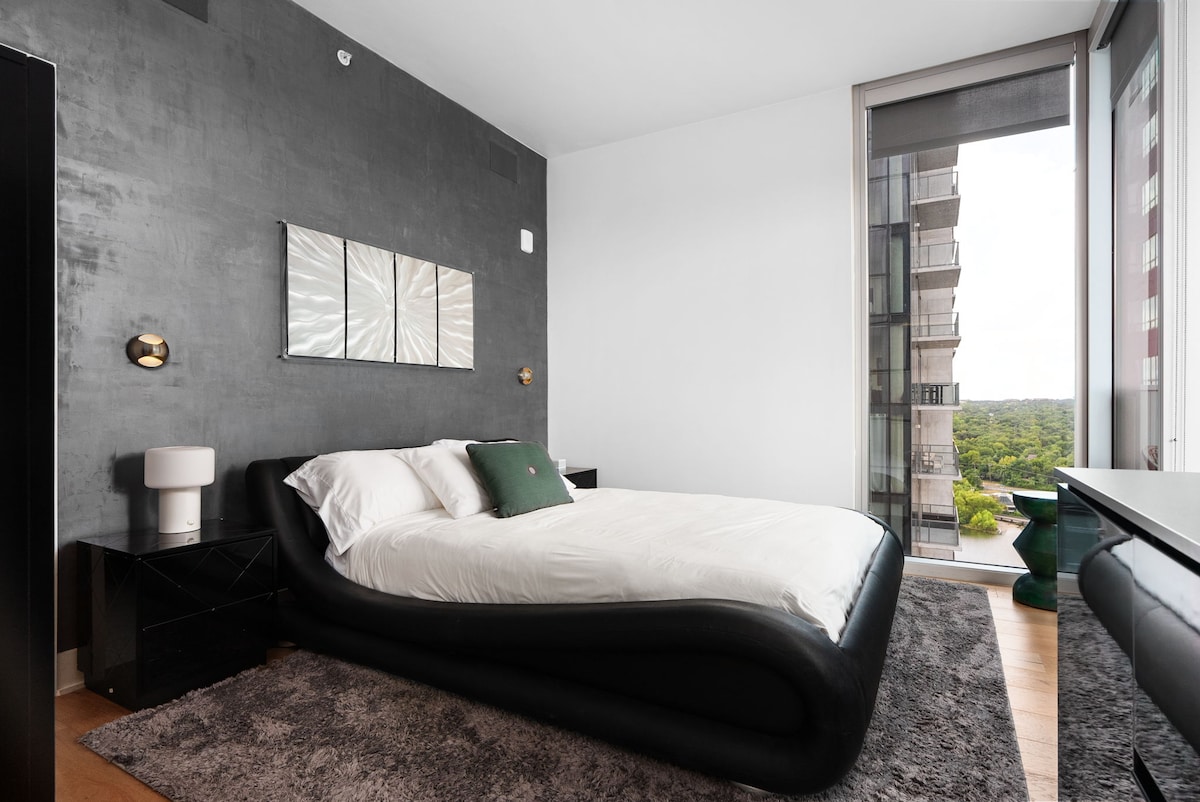 2BD Luxury Condo | Water Views | Pool | Rainey St