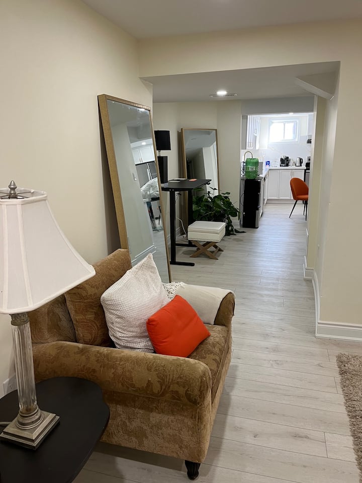 Near Sheridian College Double Bed With Bathroom - Oakville