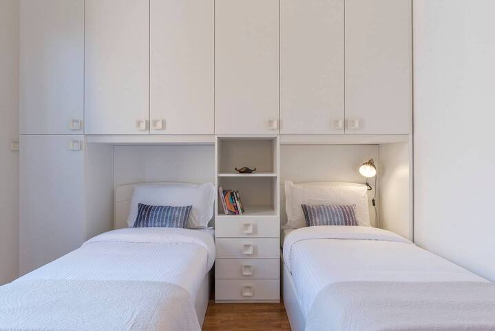 Croce Palace unit 8 – double private terrace gallery image 2