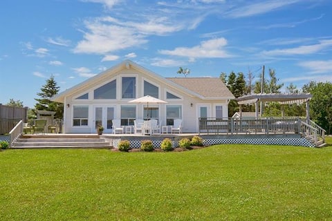 Waterfront Oasis on Tracadie Bay