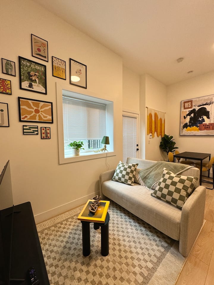 Lower Lonsdale Suite | 25 Min To Downtown - Playland Amusement Park