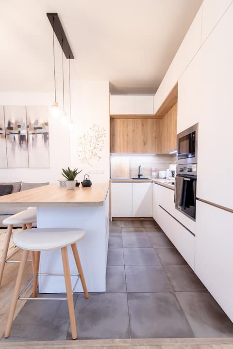 3p ground floor and underground parking near Paris