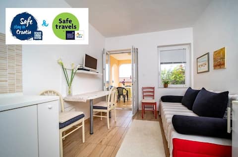 Romantic apartment on Rab, near sea