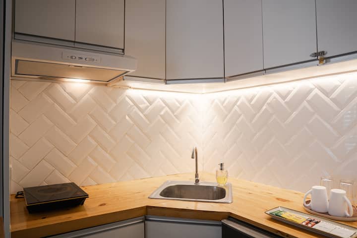7th Corner: Cozy Condo Inside Cebu It Park - Cebu City