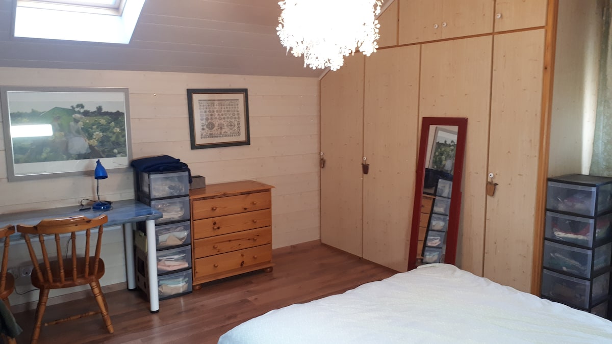 Jednolôžko, zväzok (konvertibilný na 2 jednolôžka vedľa seba)