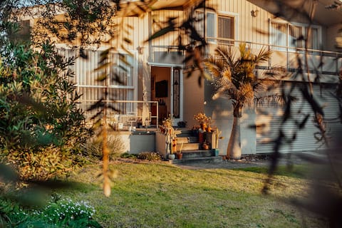 Top Airbnb: Two suns and a moon in Dromana