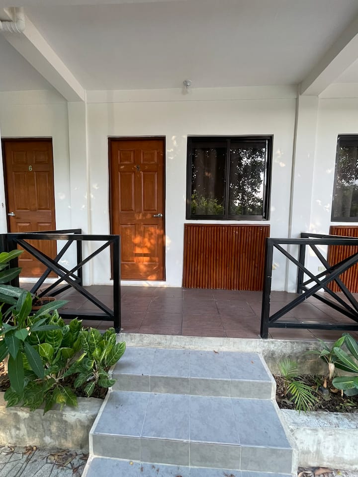 Mariposa Farm Resort Room 5 (Lake Level) - San Carlos City