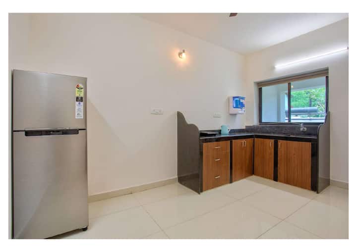Full kitchen image 1