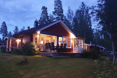 Cozy cottage with lake view