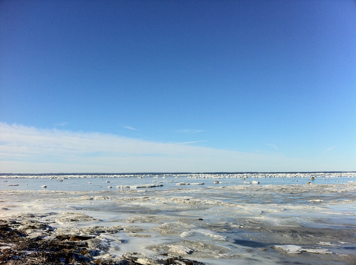 Isefjorden i smukt aftenlys fra Dråby