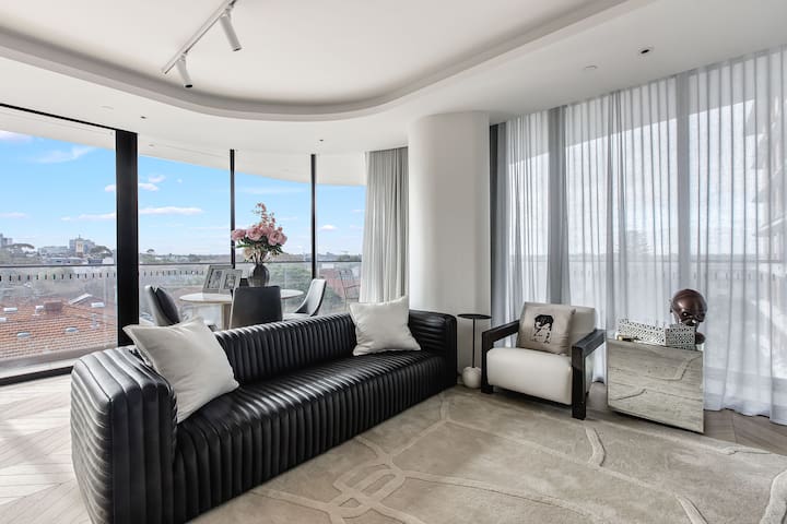 Saint Moritz Luxury in St Kilda gallery image 2