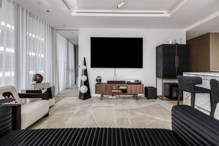 Saint Moritz Luxury in St Kilda gallery image 3