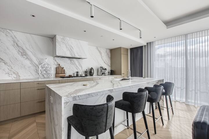 Saint Moritz Luxury in St Kilda gallery image 5