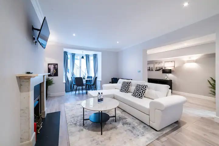 Gloucester Terrace Retreat