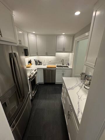 2Bed/2Bath in Brownstone in Historic South End gallery image 5