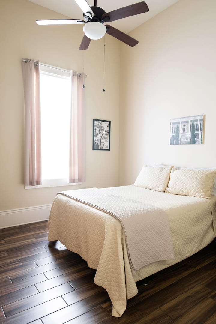 ห้องนอน #3 พร้อมเตียงควีนไซส์