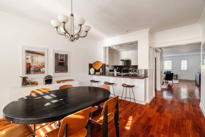 Elegant Coastal Sanctuary gallery image 4