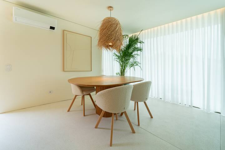 The Aquamarine – Luxury Duplex – Pool + City View gallery image 3