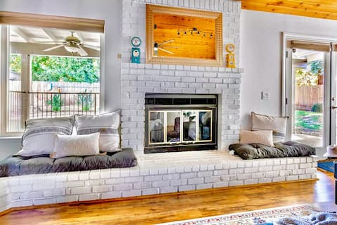 Top Airbnb: Pool Oasis Near Woodward Park | Family Getaway in Fresno