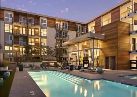 Lovely Waterfront 2BDRM + Luxury Amenities