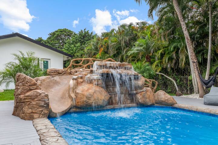 EmbraceVilla | waterslide | Multi Court&Cinema gallery image 5