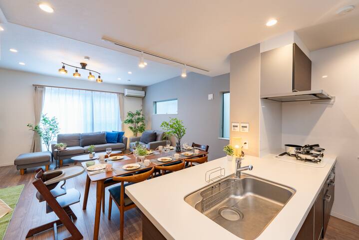 床暖房付き大リビングで家族の時間を|観光に便利な池袋エリア|駅徒歩8分|屋上|無料駐車場|寝室３ gallery image 3