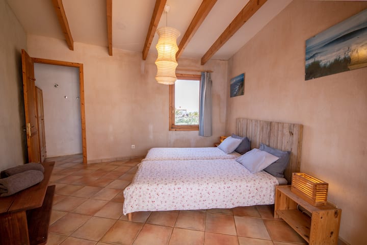 ROOM 02- 90cm bed(2)