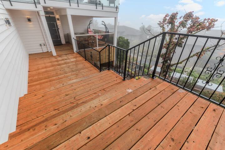 Skyline Sanctuary Ultimate Getaway Near Downtown gallery image 2