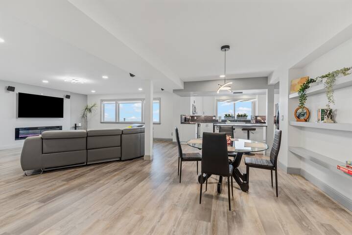 Skyline Sanctuary Ultimate Getaway Near Downtown gallery image 4