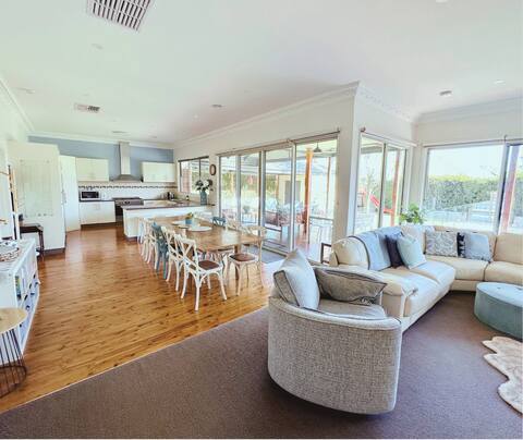 Ace Echuca Holiday House - Central - Pool - Relax