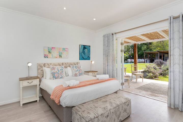 Constantia Fountain & Vine gallery image 5