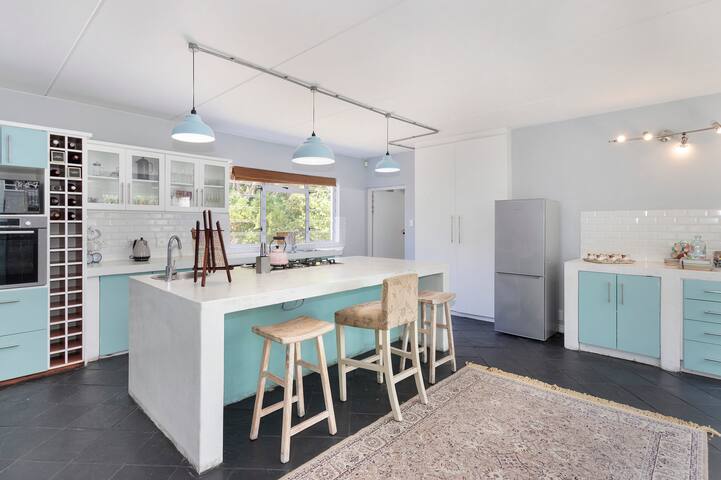 Constantia Fountain & Vine gallery image 4