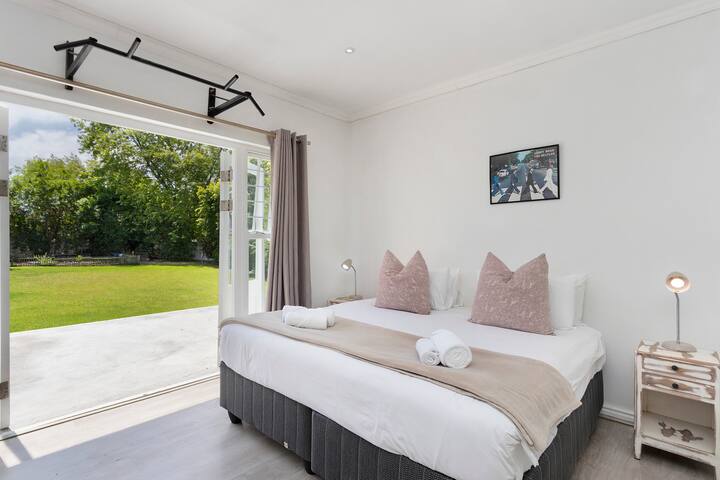 Constantia Fountain & Vine gallery image 3