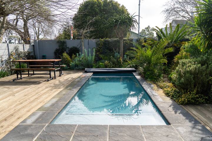 Sunny Oasis: Spacious Family Home with Pool! gallery image 2