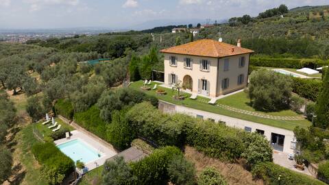Villa Uliveta with pool&garden VacaVilla Exclusive