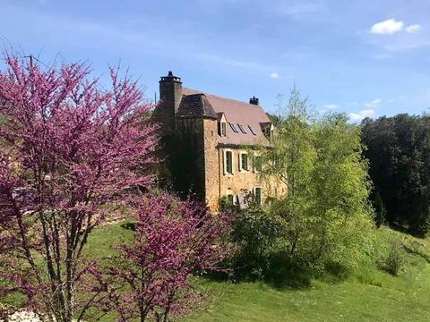 Stay on the outskirts of Sarlat