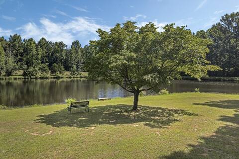 Lakeside Retreat - Includes 3 Cottages!