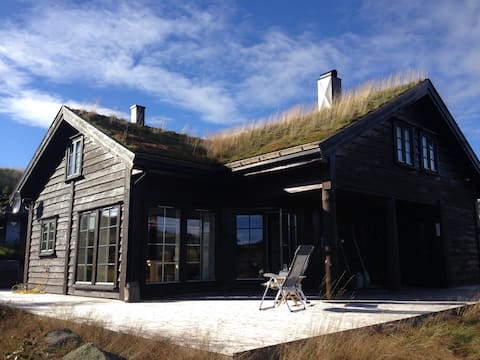 Great family cottage with outside Jacuzzi.