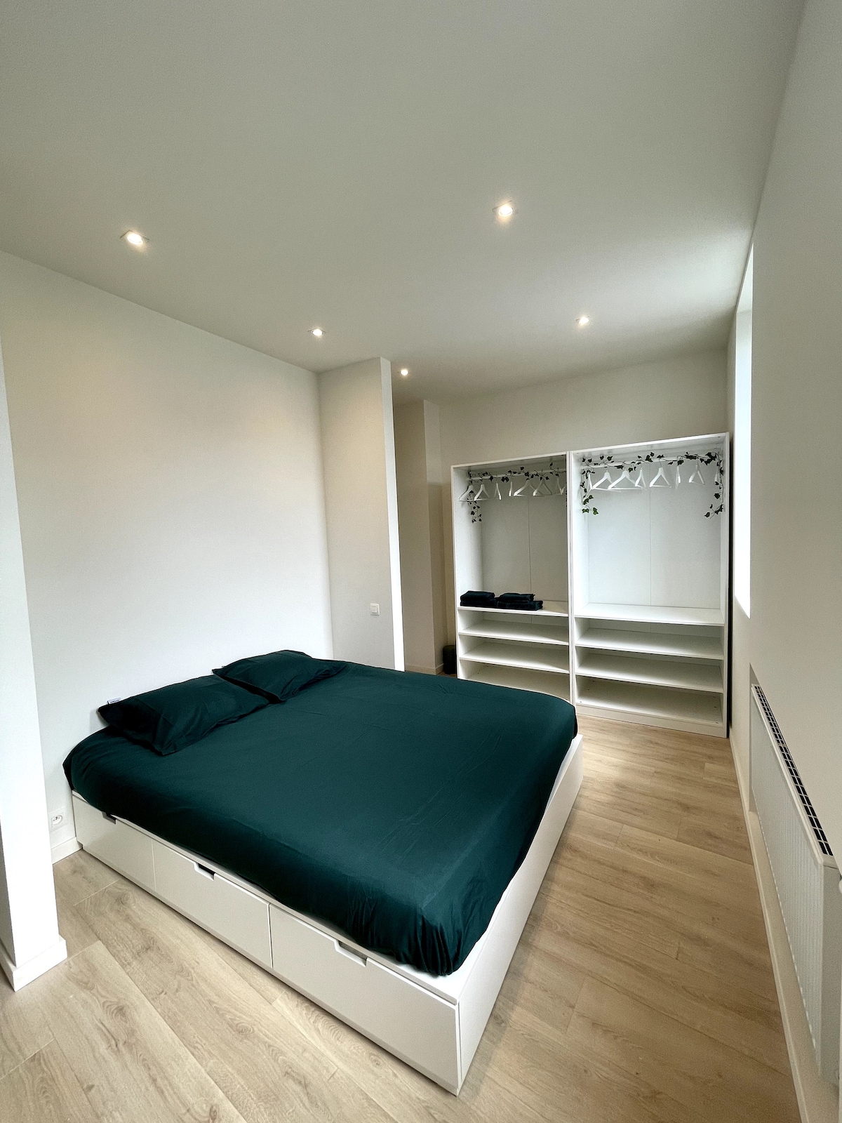 غرفة نوم مع دش خاص