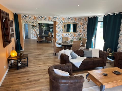 "La Chèvre" 5 bedrooms from 6 to 14 people.