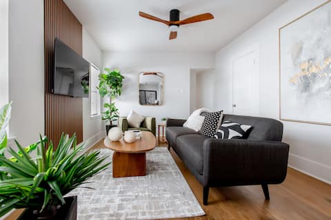 Popular Airbnb listing: Exhale Oasis 4031-Central 2BD, Mins to Up/Downtown in Perry Heights