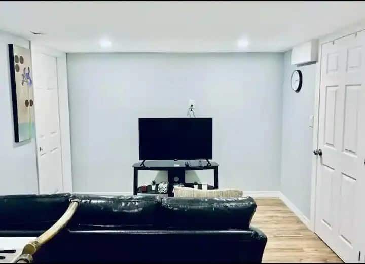 2br Basement Suite (Unit 2) - Oakville