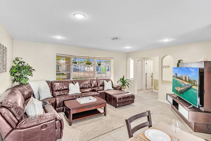 Island TIME! 2mi BEACH+HTD POOL+Boat Rental+Kayak! gallery image 4