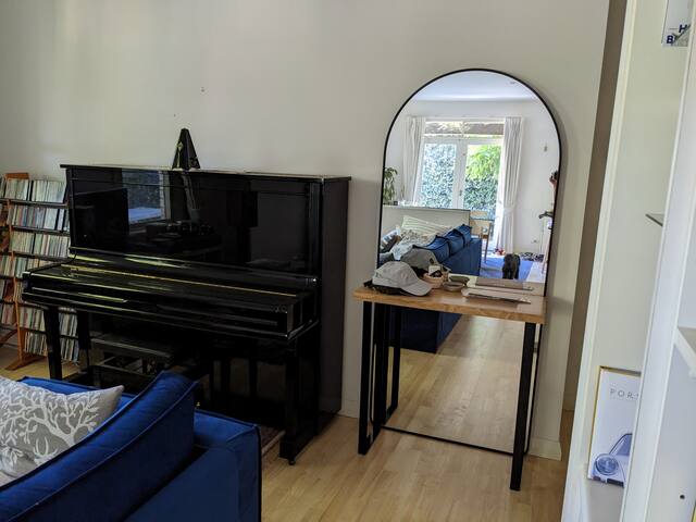 2BR townhouse 500m from beach gallery image 3