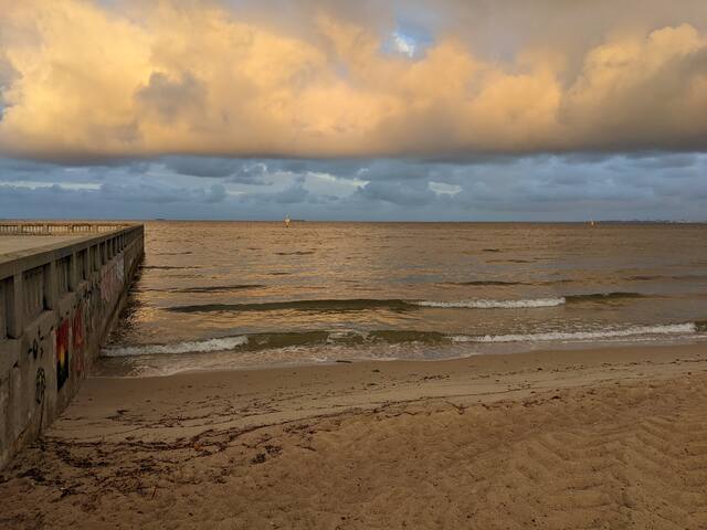 2BR townhouse 500m from beach gallery image 4