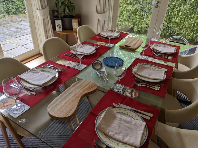 2BR townhouse 500m from beach